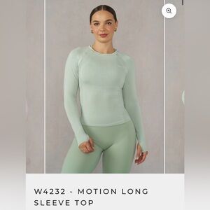Youngla mint green motion power set (comes w top and leggings!)